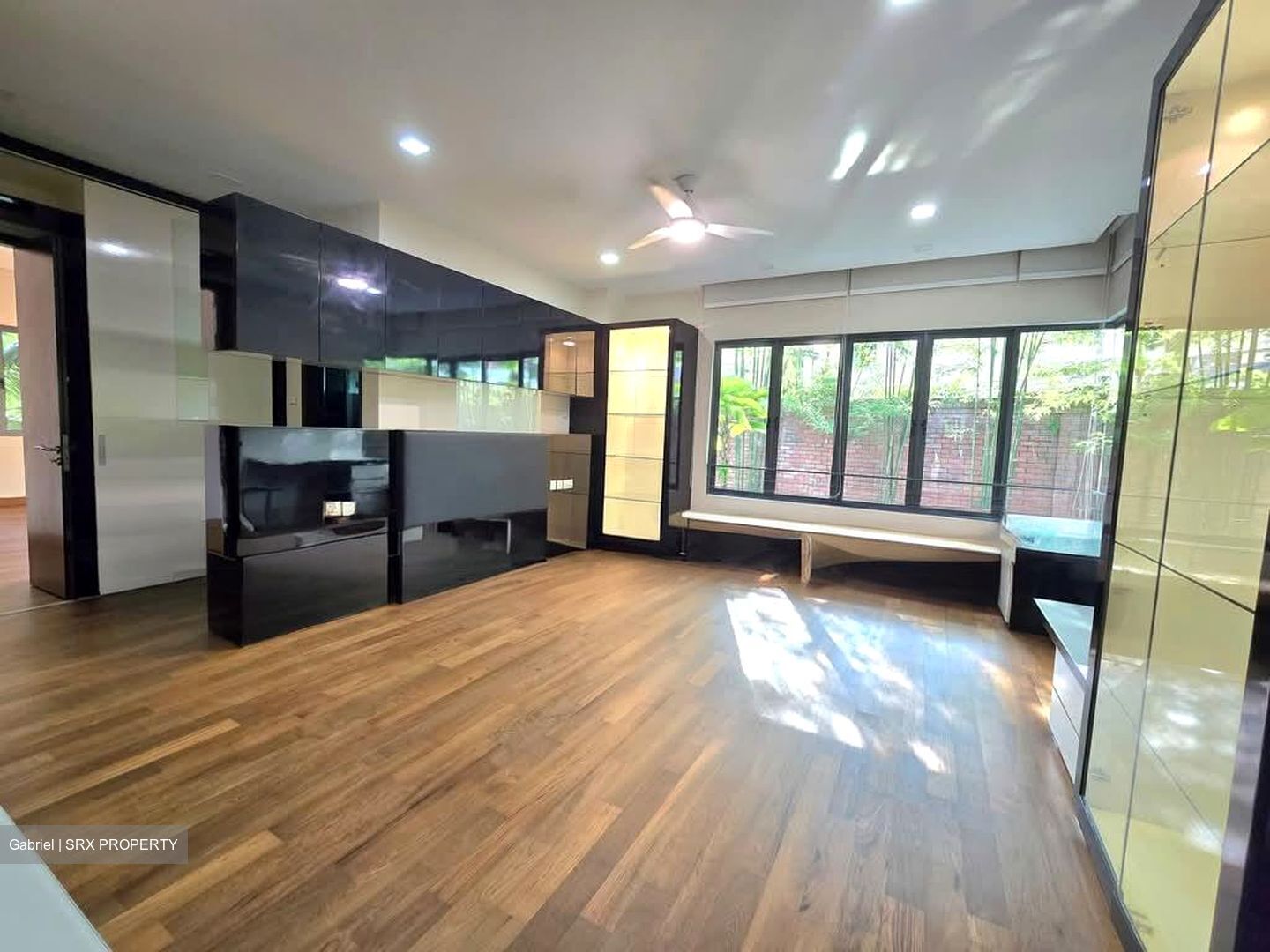 Bishopsgate (D10), Detached #576295711